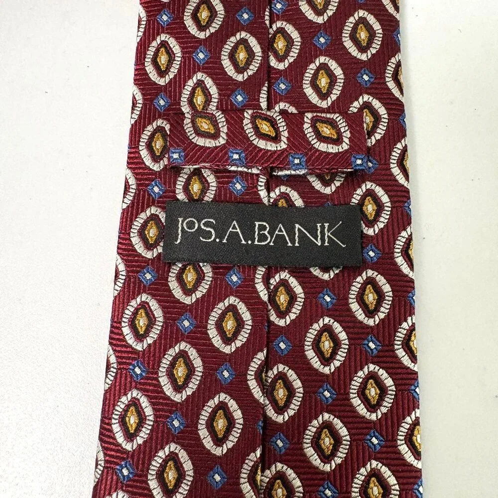 Jos A Bank Tie 100% Silk Necktie Maroon Gold Geometric‎ Medallion Print